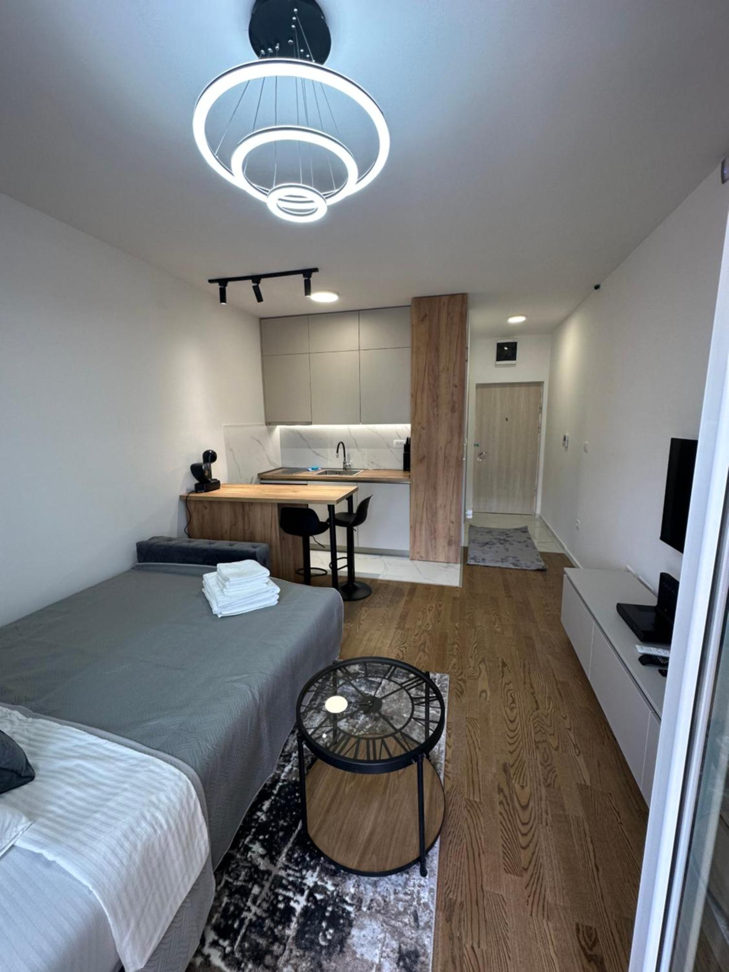 Luxury Apartments D&B Podgorica Esterno foto