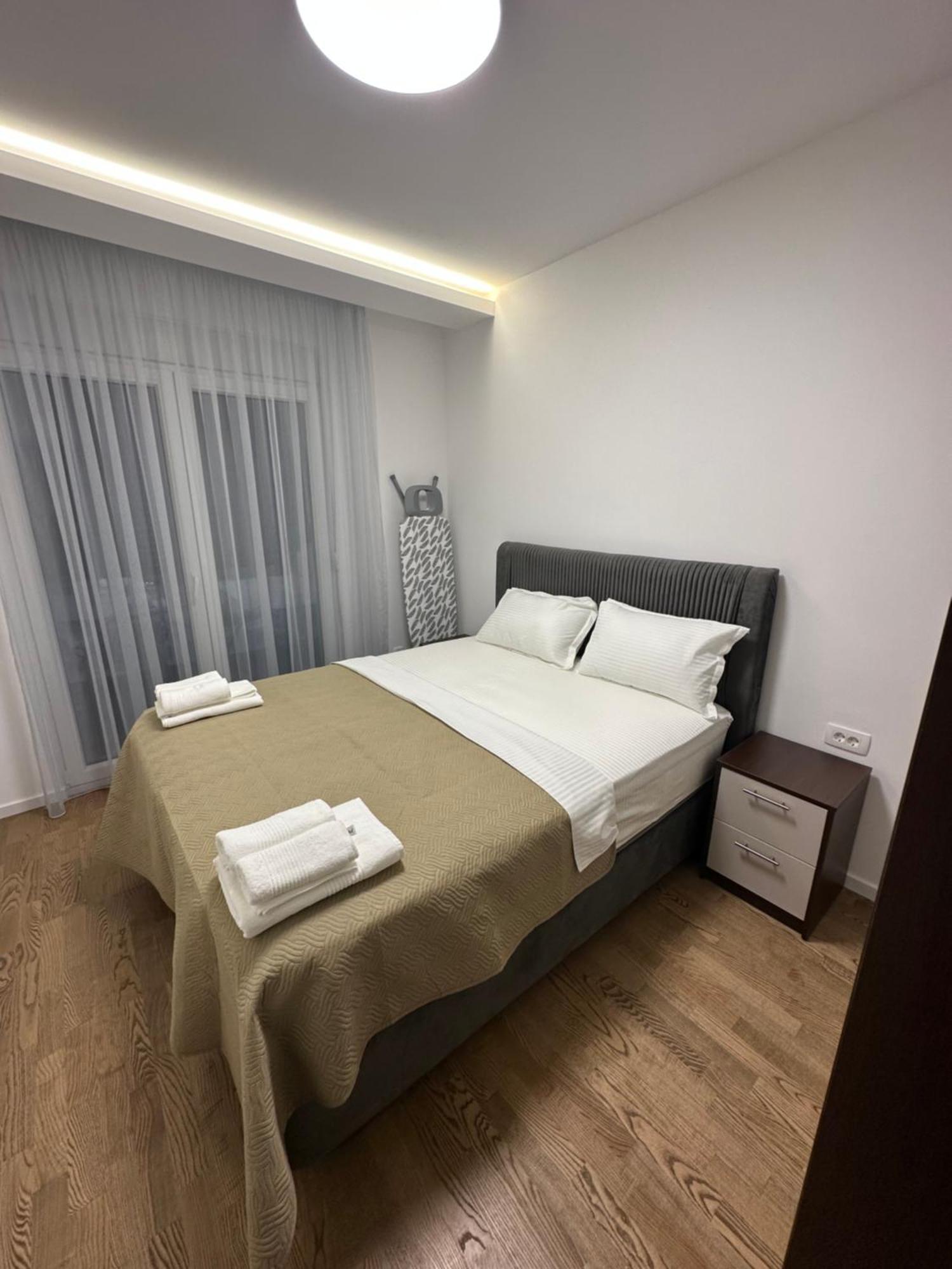 Luxury Apartments D&B Podgorica Esterno foto